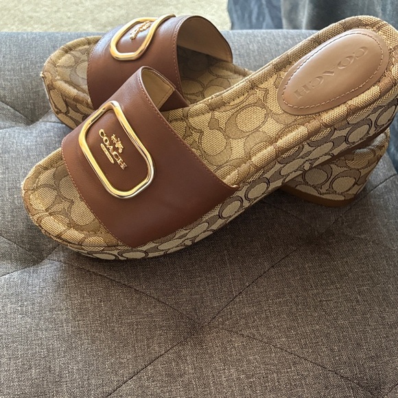 Coach Tan and Brown Platform Sandals Size 11 ❣️ - Picture 1 of 4